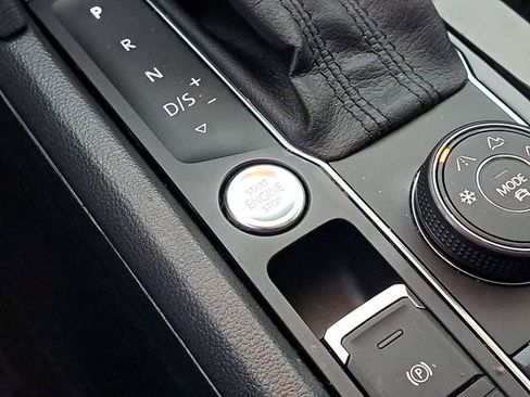 Used 2018 Volkswagen Atlas SEL image 12