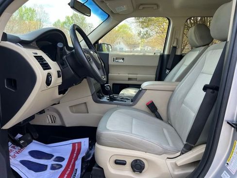 Used 2019 Ford Flex SE FWD image 12