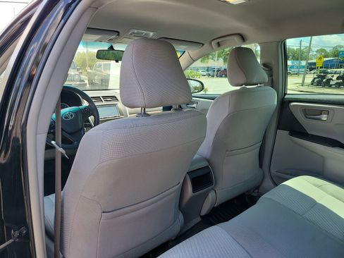 Used 2016 Toyota Camry LE FWD image 10