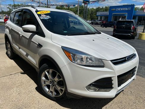 Used 2016 Ford Escape Titanium AWD/4WD image 6