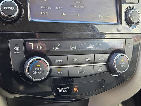 Used 2018 Nissan Rogue Sport SV w/ SV Technology Package image 16