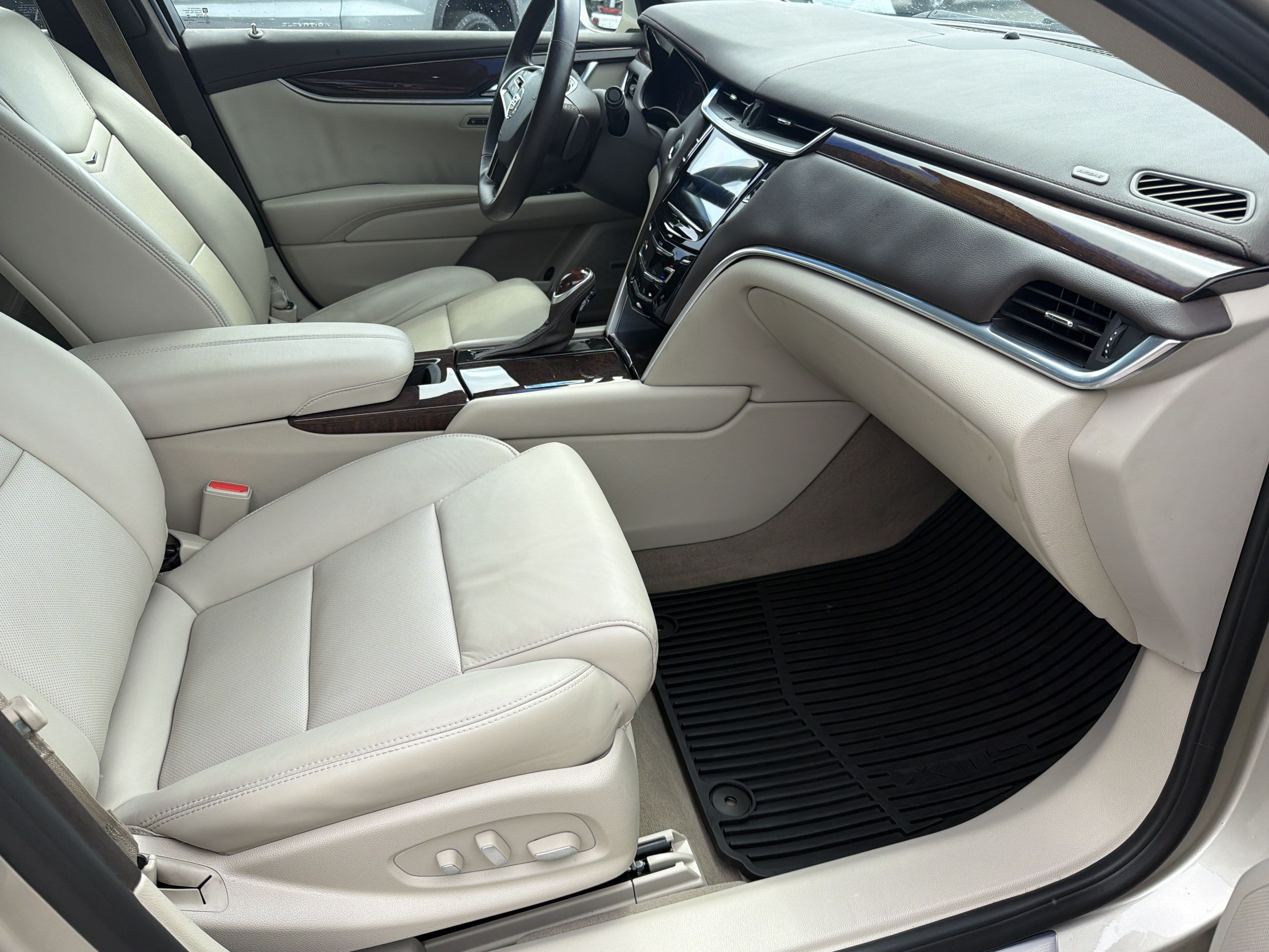 Used 2015 Cadillac XTS Luxury w/ Driver Awareness Package FWD image 14