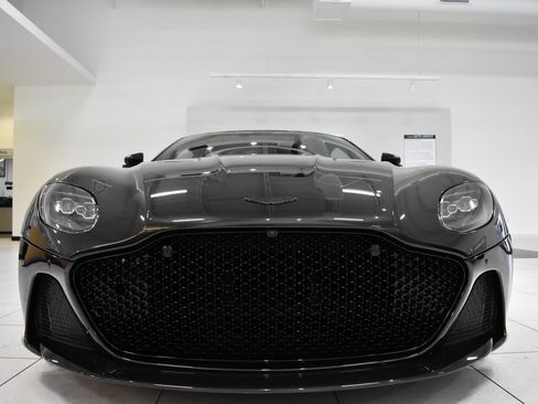 Used 2022 Aston Martin DBS Superleggera RWD image 8