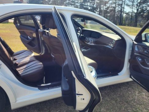 Used 2018 Mercedes-Benz S 560 Sedan image 30