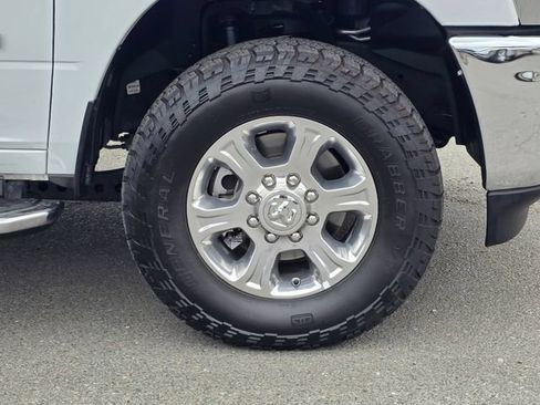 Used 2024 RAM 2500 Big Horn AWD/4WD image 8
