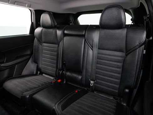 Used 2023 Mitsubishi Outlander SE image 22