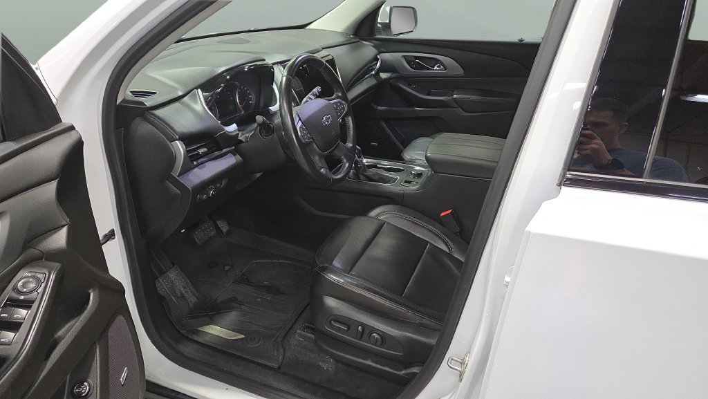 Used 2021 Chevrolet Traverse RS w/ LPO, Floor Liner Package AWD/4WD image 10