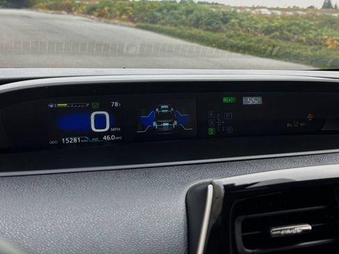 Certified 2019 Toyota Prius XLE AWD/4WD image 17