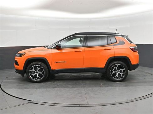New 2026 Jeep Compass Limited w/ Mopar Graphics Package image 7