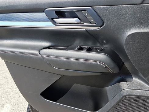 Used 2025 GMC Terrain Elevation w/ Black Edition AWD/4WD image 13