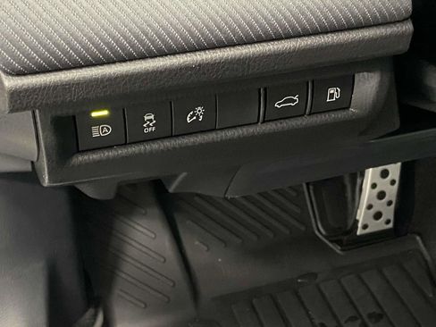 Used 2026 Toyota Camry SE FWD image 19