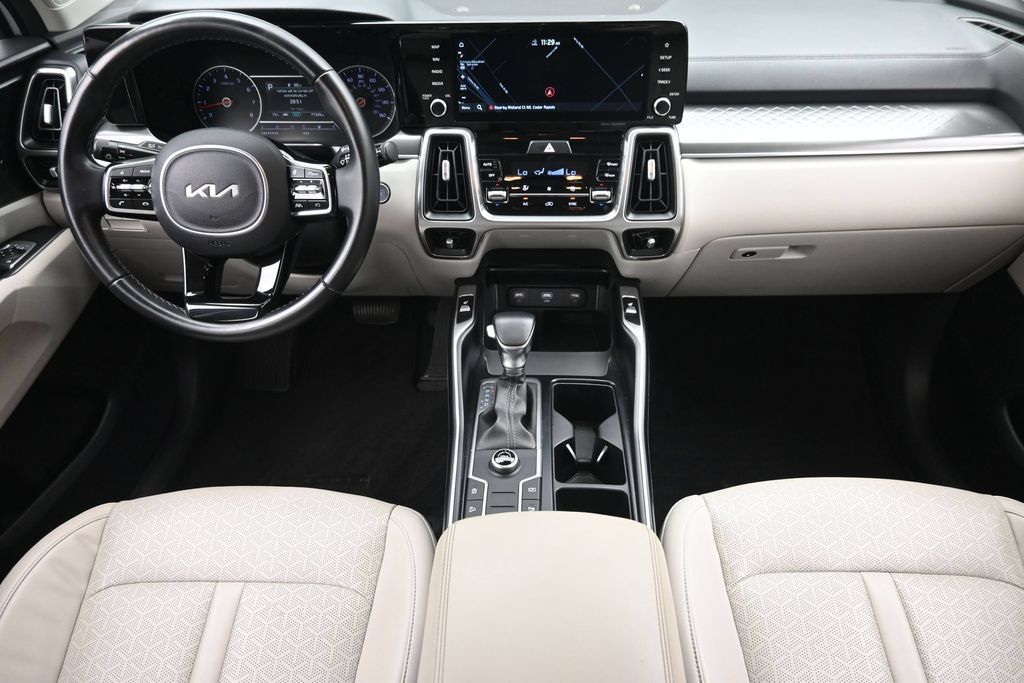 Used 2022 Kia Sorento S FWD image 15