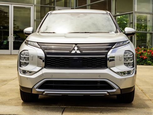 Used 2025 Mitsubishi Outlander SE AWD/4WD image 7