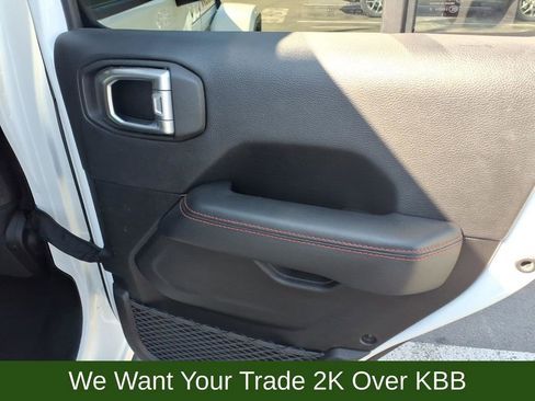 Used 2022 Jeep Wrangler Unlimited Rubicon w/ Cold Weather Group image 17