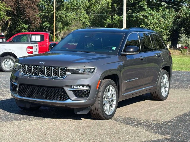 Used 2024 Jeep Grand Cherokee Summit AWD/4WD image 35