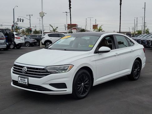 Used 2020 Volkswagen Jetta SE w/ SE Cold Weather Package FWD image 32