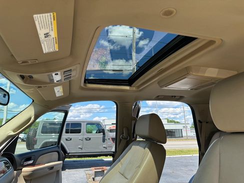 Used 2007 Chevrolet Tahoe LTZ w/ LTZ Preferred Equipment Group AWD/4WD image 24