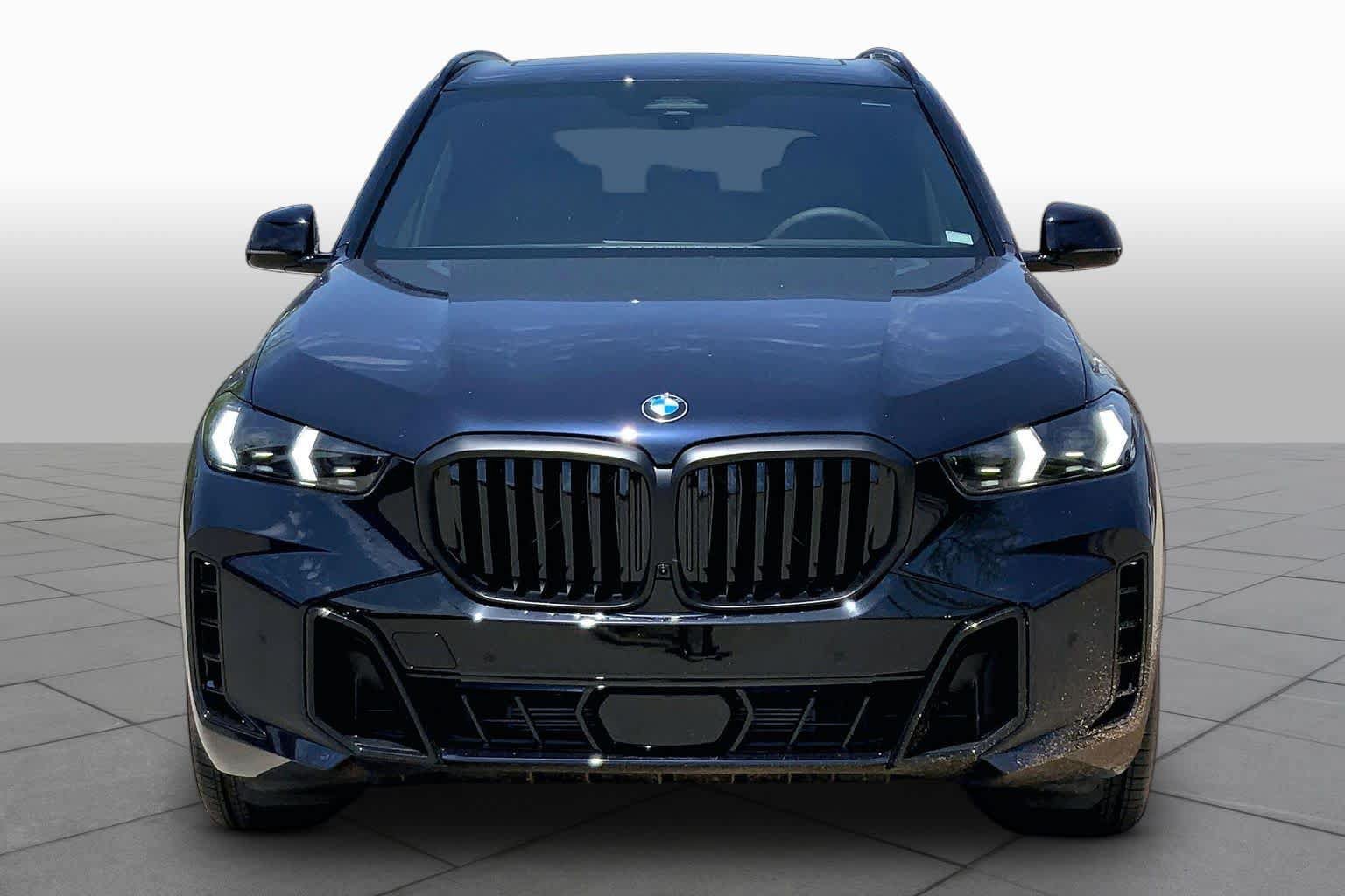 Used 2026 BMW X5 xDrive40i w/ M Sport Package AWD/4WD image 3