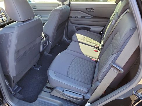 New 2025 Nissan Pathfinder SV image 12