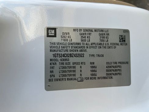 Used 2011 GMC Sierra 3500 SLT w/ SLT Convenience Package image 34