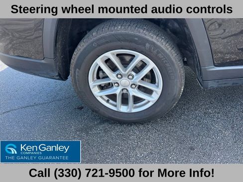 Used 2024 Jeep Grand Cherokee L Laredo AWD/4WD image 20