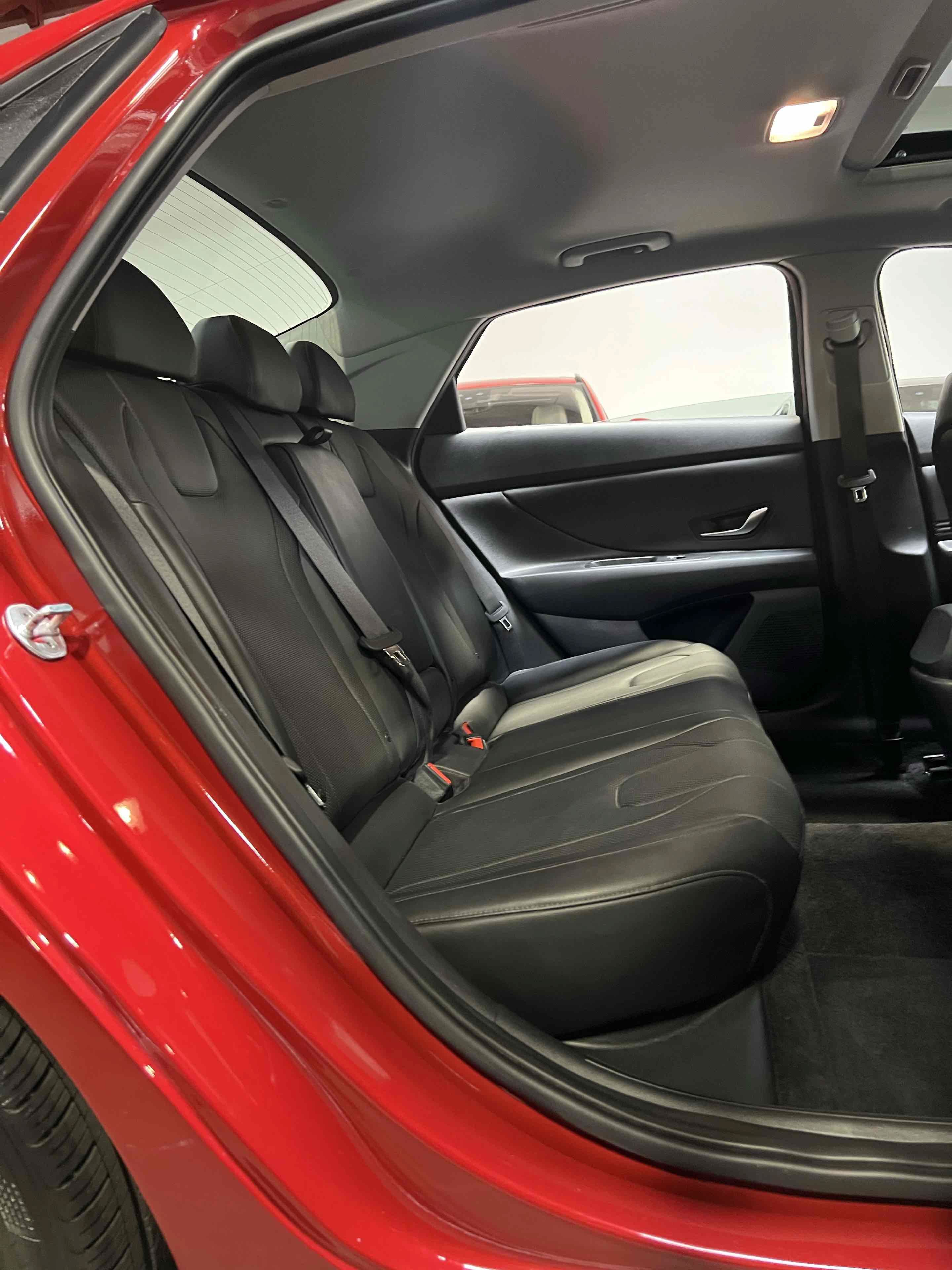 Used 2023 Hyundai Elantra Limited FWD image 27