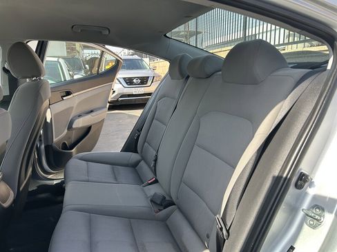 Used 2018 Hyundai Elantra SE w/ SE Connectivity Package 04 image 31