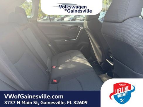 Used 2021 Toyota RAV4 LE FWD image 8