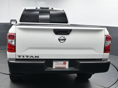 Used 2019 Nissan Titan S image 7