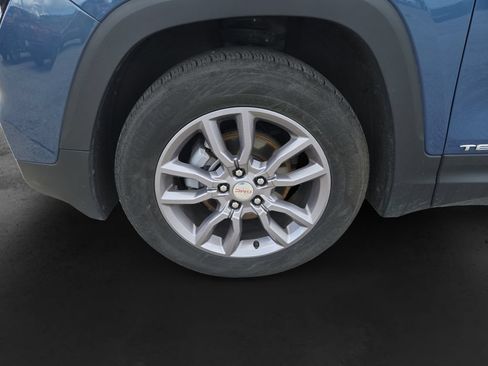 Used 2024 GMC Terrain SLT AWD/4WD image 13