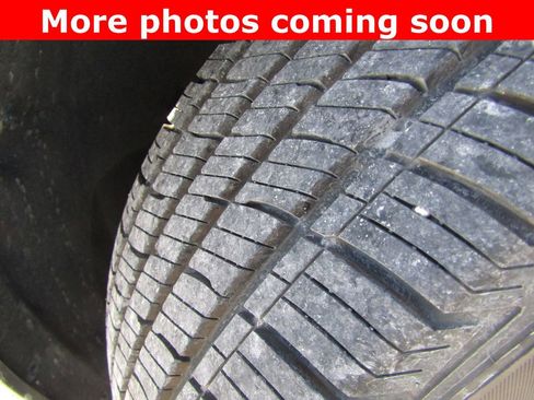 Used 2023 Chrysler Pacifica Limited FWD image 10