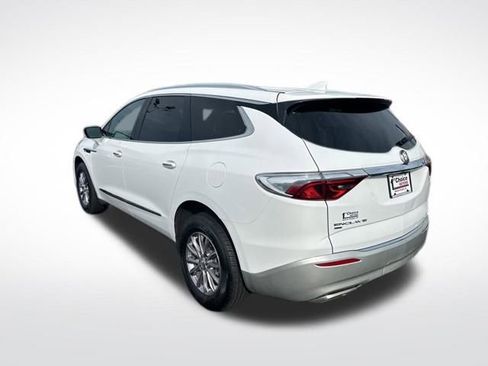 Used 2024 Buick Enclave Premium image 4