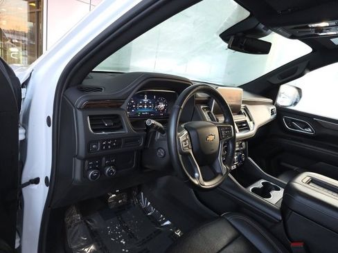 Used 2023 Chevrolet Suburban Premier image 26