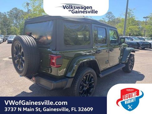 Used 2023 Jeep Wrangler Unlimited Sahara w/ Cold Weather Group AWD/4WD image 6