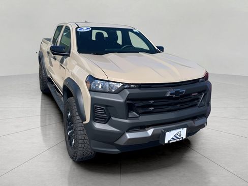 Used 2024 Chevrolet Colorado Trail Boss w/ Technology Package AWD/4WD image 3