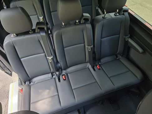 Used 2023 Mercedes-Benz Sprinter 2500 image 18