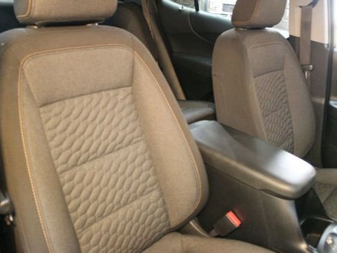 Used 2020 Chevrolet Equinox LT w/ Driver Convenience Package image 11