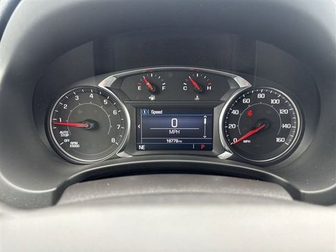Used 2024 GMC Terrain SLE w/ Driver Convenience Package FWD image 11