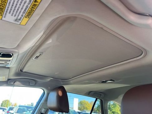 Used 2017 Subaru Outback 3.6R Touring image 12