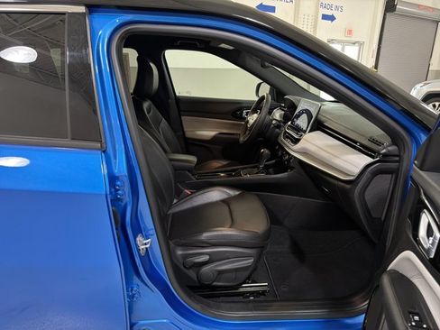 Used 2025 Jeep Compass Limited AWD/4WD image 36