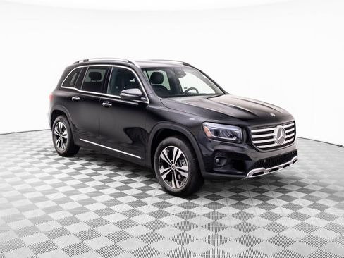 New 2025 Mercedes-Benz GLB 250 4MATIC image 7