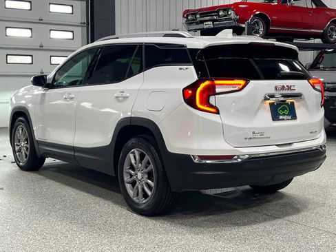 Certified 2024 GMC Terrain SLT w/ Infotainment Package II image 3