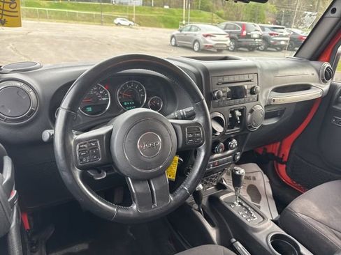 Used 2015 Jeep Wrangler Unlimited Sport w/ Quick Order Package 24S AWD/4WD image 12