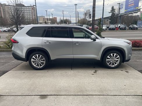 Used 2024 Toyota Grand Highlander Platinum image 39