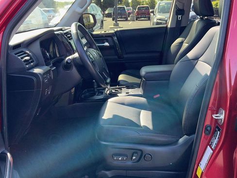 Certified 2024 Toyota 4Runner TRD Off-Road Premium w/ Off Road Premium Plus Package AWD/4WD image 17