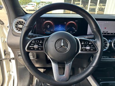 Used 2023 Mercedes-Benz EQB 250+ image 14