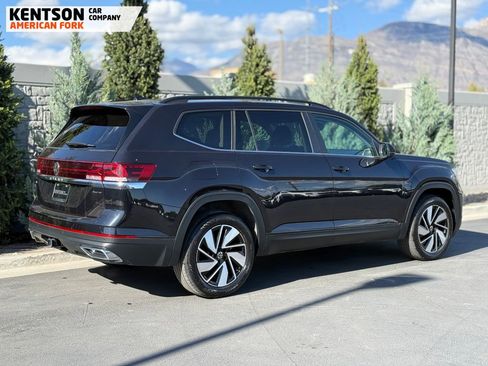 Used 2025 Volkswagen Atlas SE AWD/4WD image 10