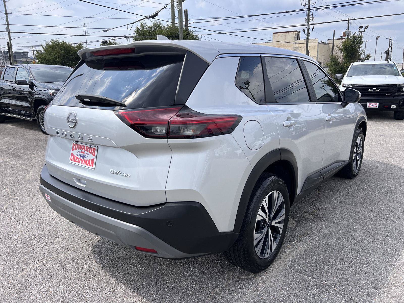 Used 2023 Nissan Rogue SV AWD/4WD image 33