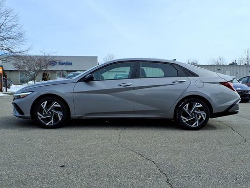 Certified 2025 Hyundai Elantra Sport image 6