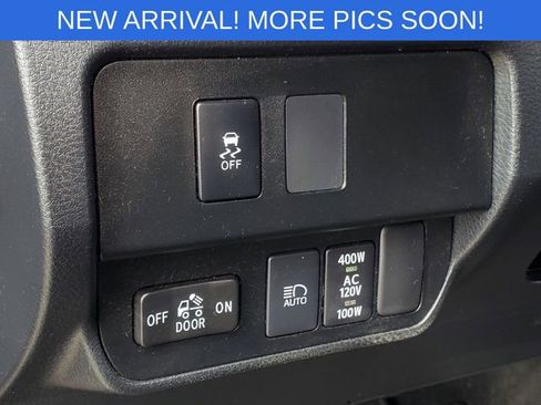 Used 2022 Toyota Tacoma TRD Sport w/ Technology Package image 9